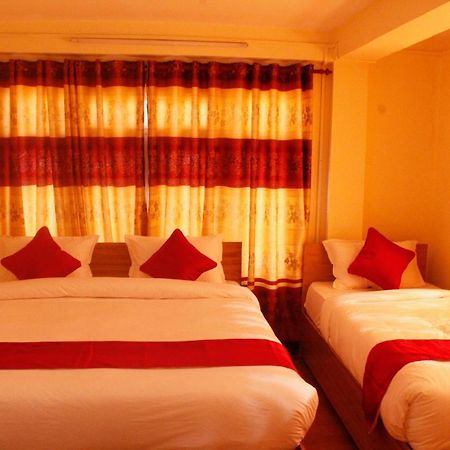 Mountain Backpackers Hostel Kathmandu Esterno foto
