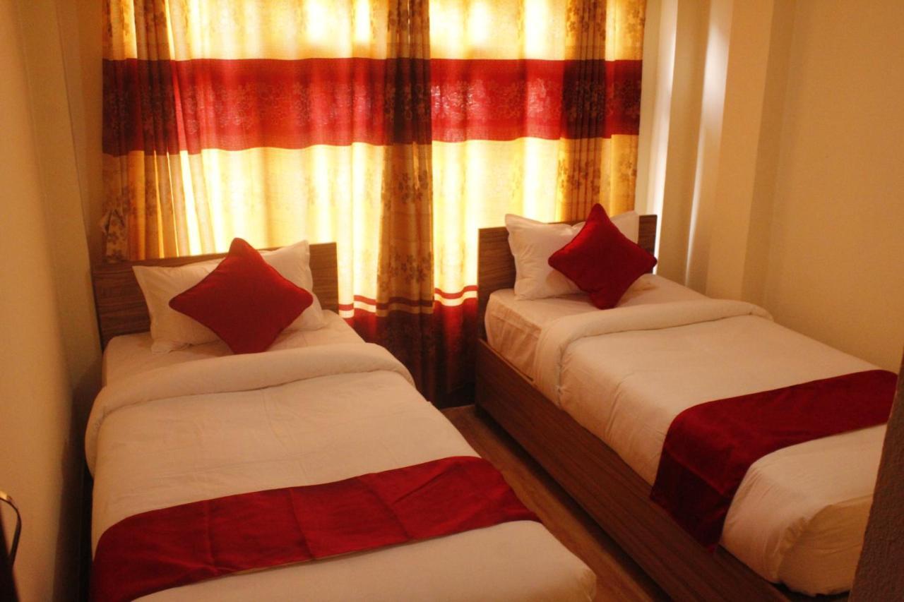 Mountain Backpackers Hostel Kathmandu Esterno foto